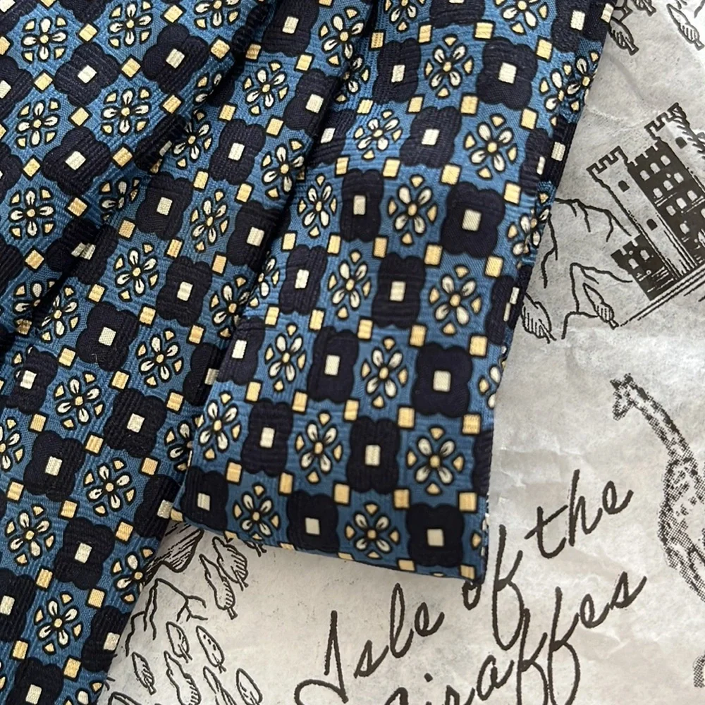 Gucci Tie - Picture 6 of 8